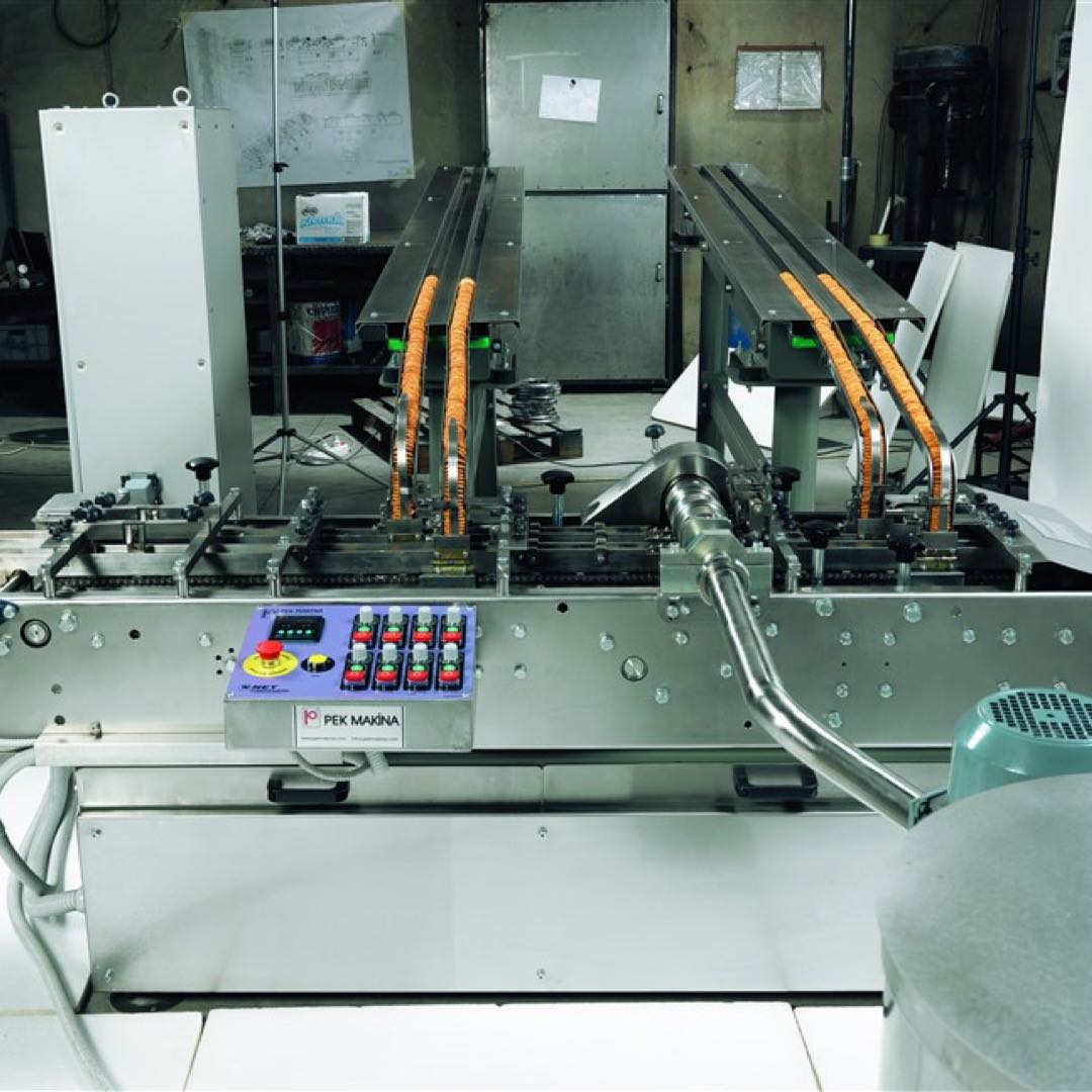 Biscuit Sandwiching Machine